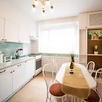 アパート Free Parking - Little Urban Hideaway - Wifi, Ac ブダペスト