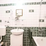 Free Parking - Little Urban Hideaway - Wifi, Ac ブダペスト
