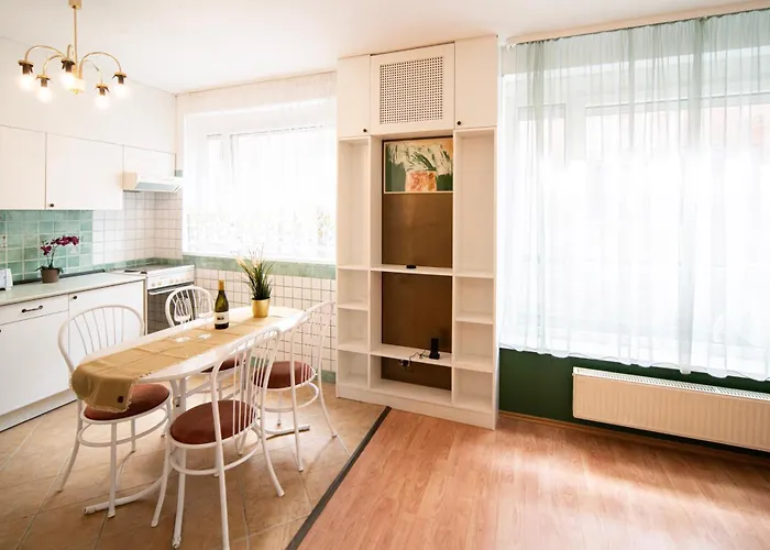 Free Parking - Little Urban Hideaway - Wifi, Ac * Budapest