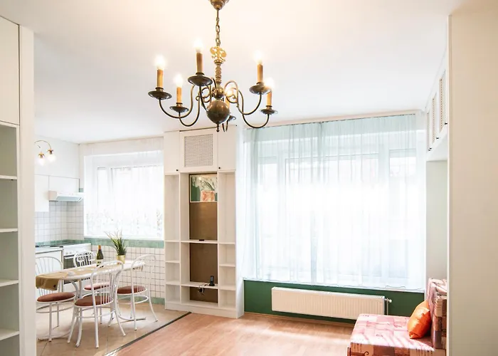 Free Parking - Little Urban Hideaway - Wifi, Ac Apartman Budapest