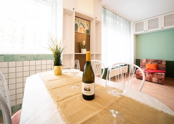 Free Parking - Little Urban Hideaway - Wifi, Ac *