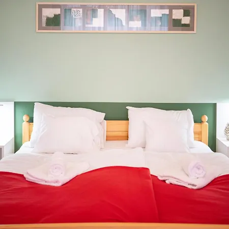 Apartmán Free Parking - Little Urban Hideaway - Wifi, Ac