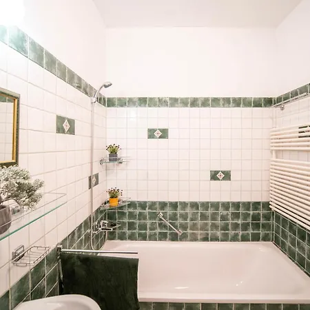 Free Parking - Little Urban Hideaway - Wifi, Ac Budapest